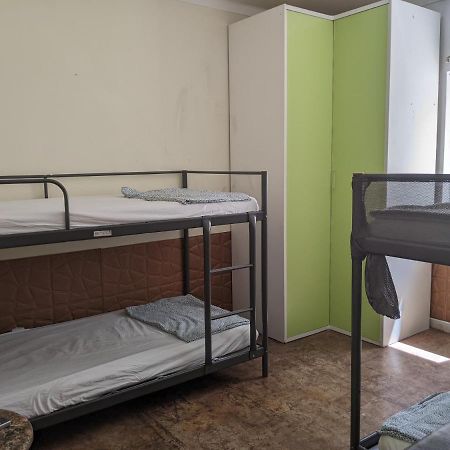 פארו Dolphin House Hostel מראה חיצוני תמונה