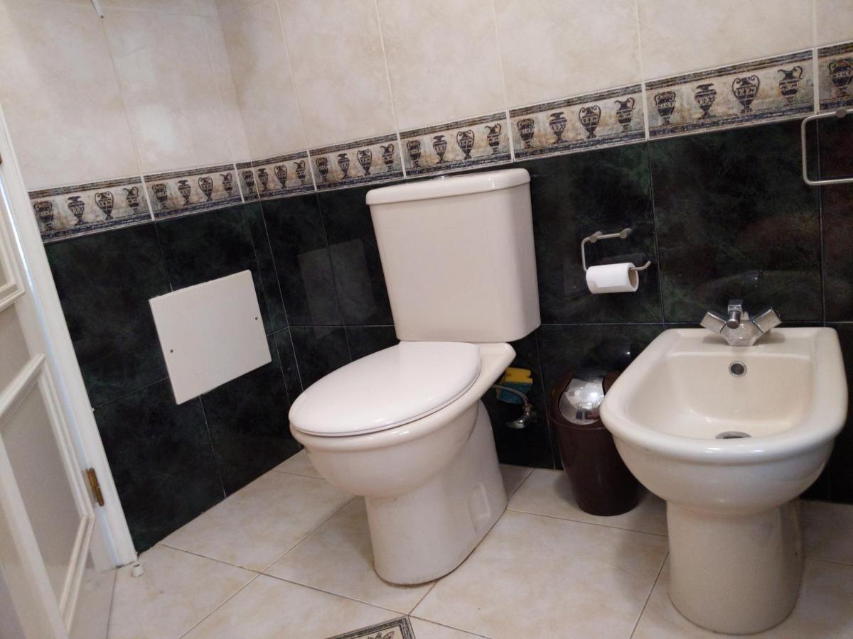 פארו Dolphin House Hostel מראה חיצוני תמונה