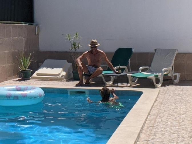פארו Dolphin House Hostel מראה חיצוני תמונה