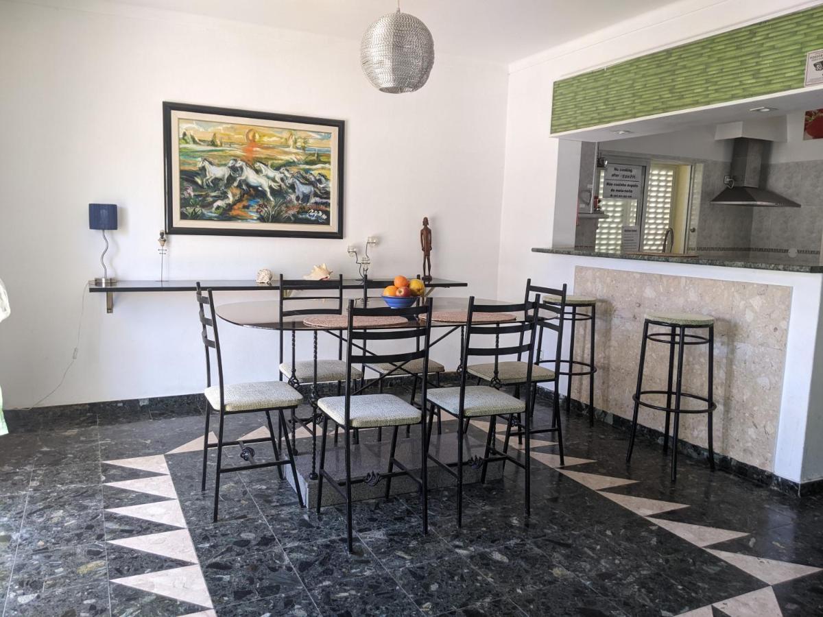 פארו Dolphin House Hostel מראה חיצוני תמונה