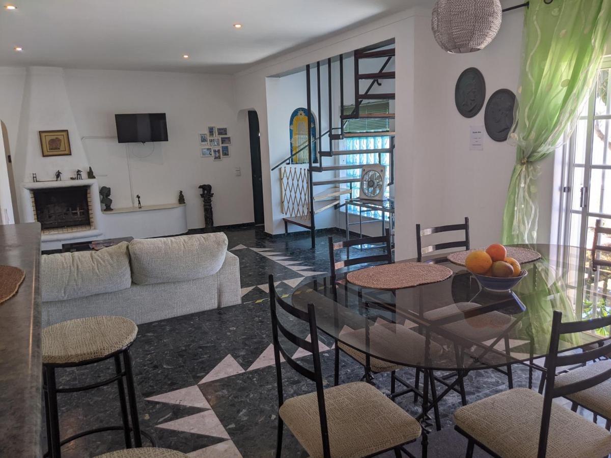 פארו Dolphin House Hostel מראה חיצוני תמונה