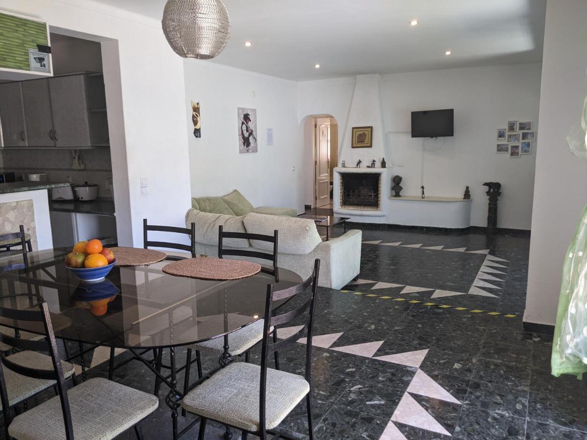 פארו Dolphin House Hostel מראה חיצוני תמונה