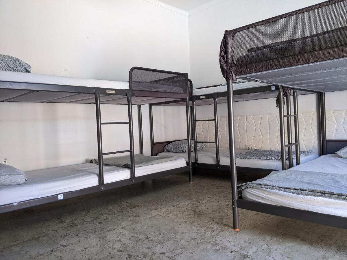 פארו Dolphin House Hostel מראה חיצוני תמונה
